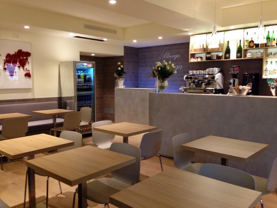 Hotel Moniga Десенцано дел Гарда Екстериор снимка