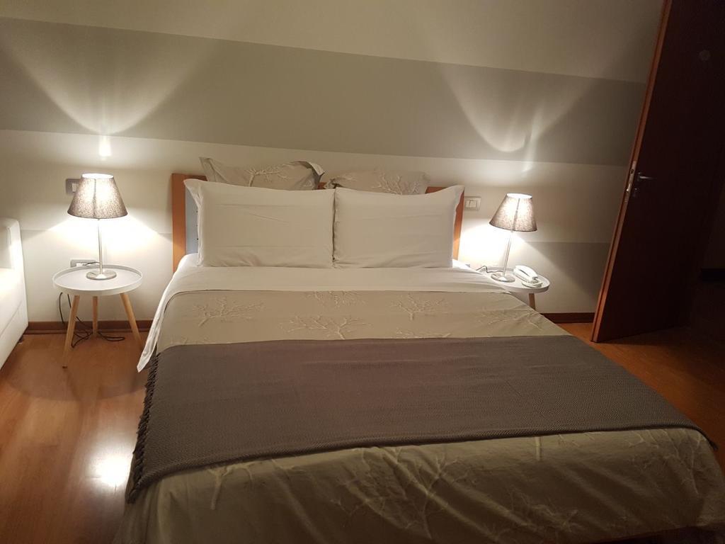 Hotel Moniga Десенцано дел Гарда Екстериор снимка